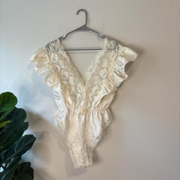 Lily of France Other - Lily of France Cream Lace bodysuit